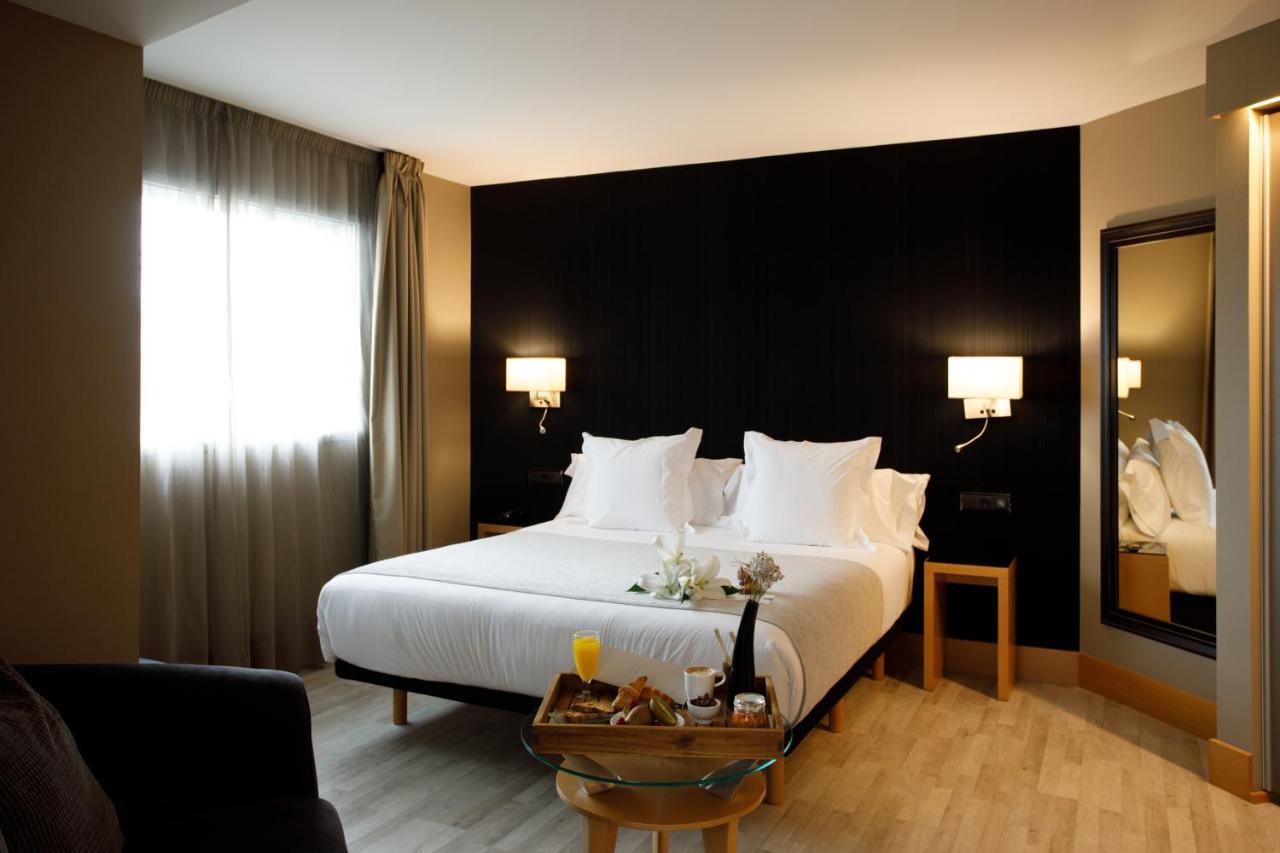 Hotel Plaza A Coruna Exterior photo